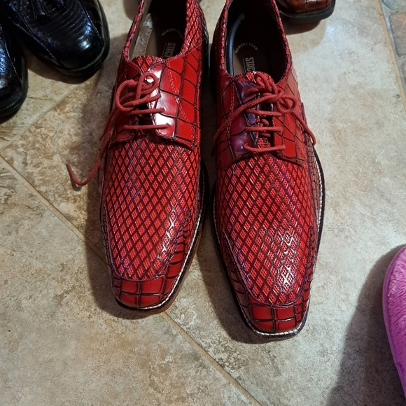 Shoes - Picture 6 of 8